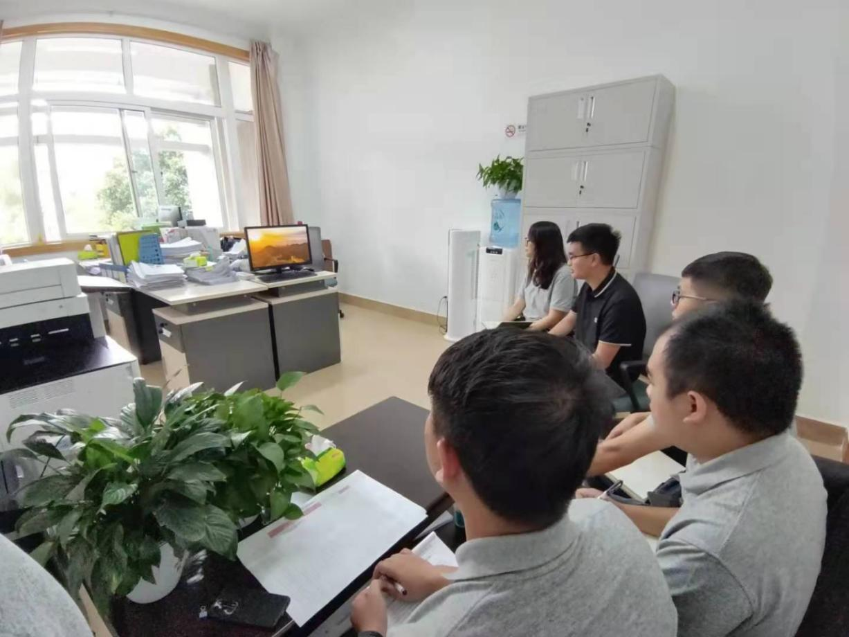 Fq1GJhm5dWwHthU-LLWLU8_63FGL.jpg 圖片